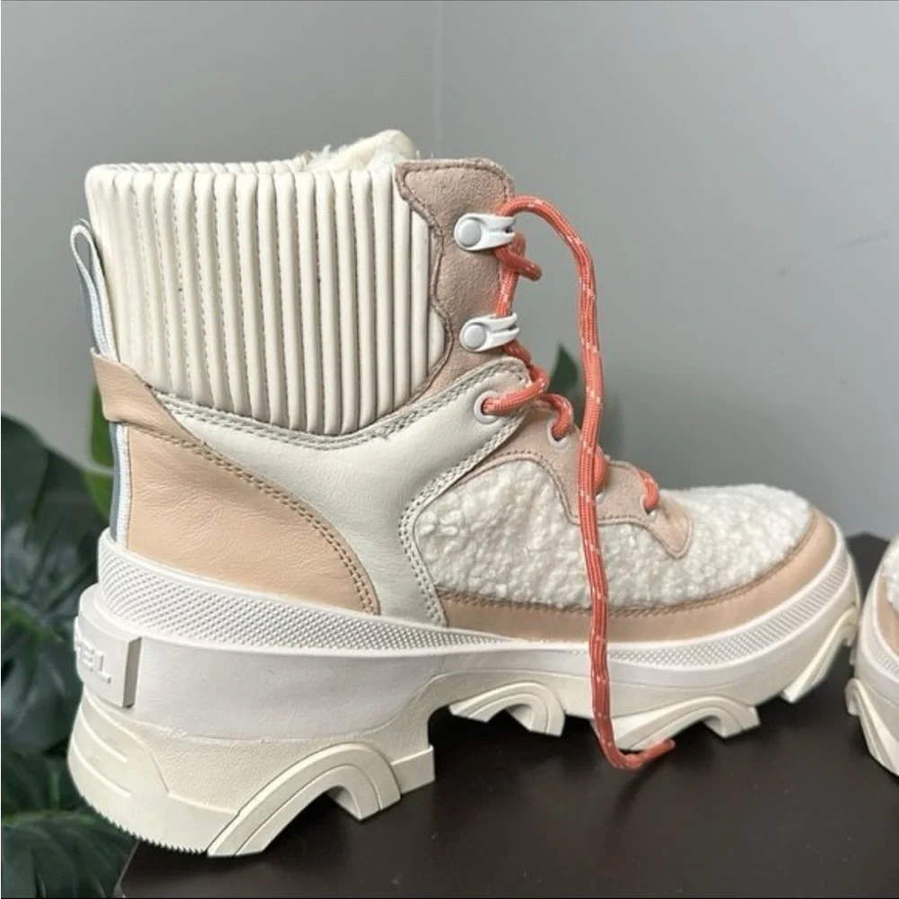 Sorel Brex Boot Cozy Lace in Nova Sand / Sea Salt - Picture 7 of 9